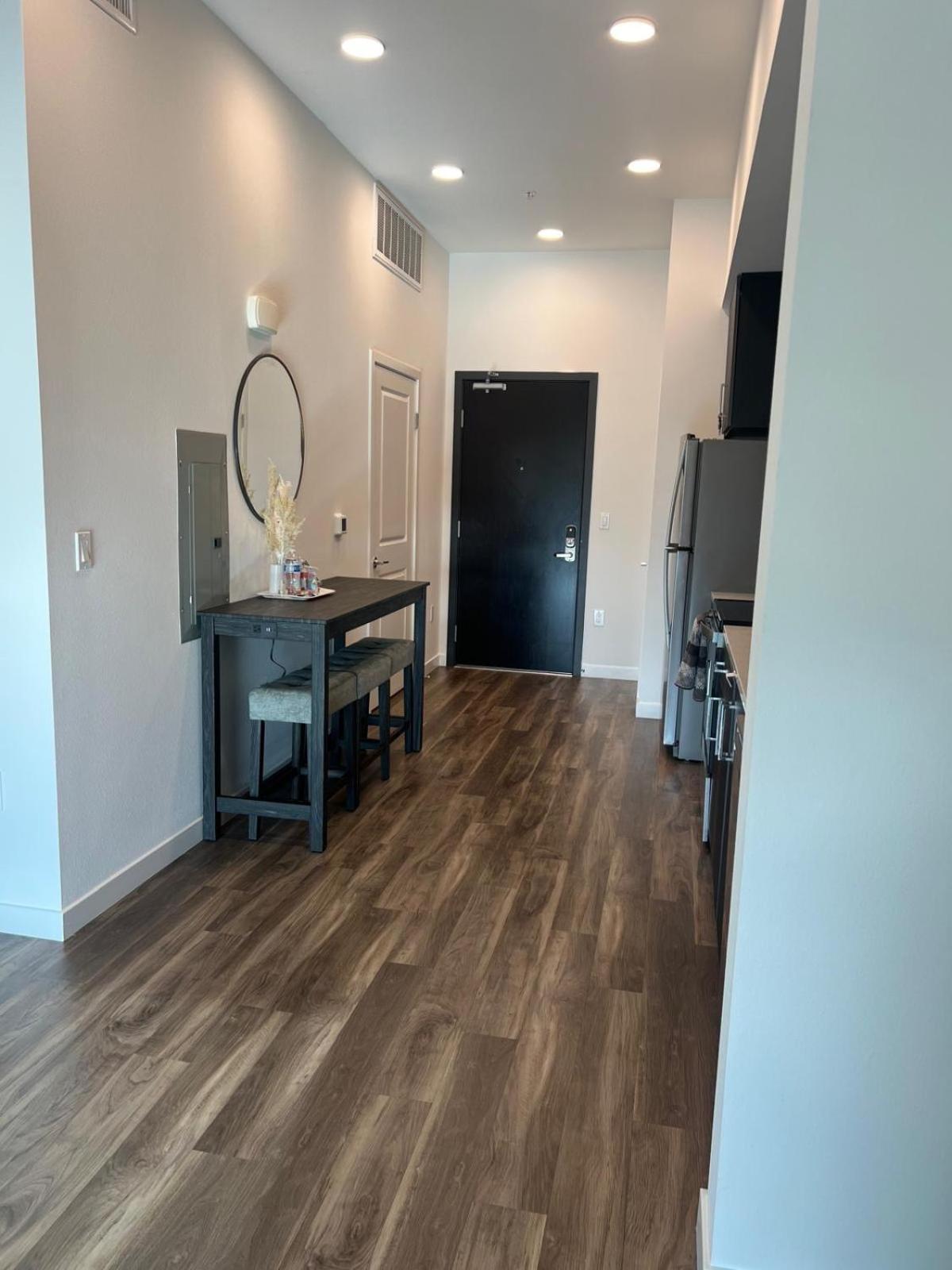 The Sunset Loft Free Parking Apartment *