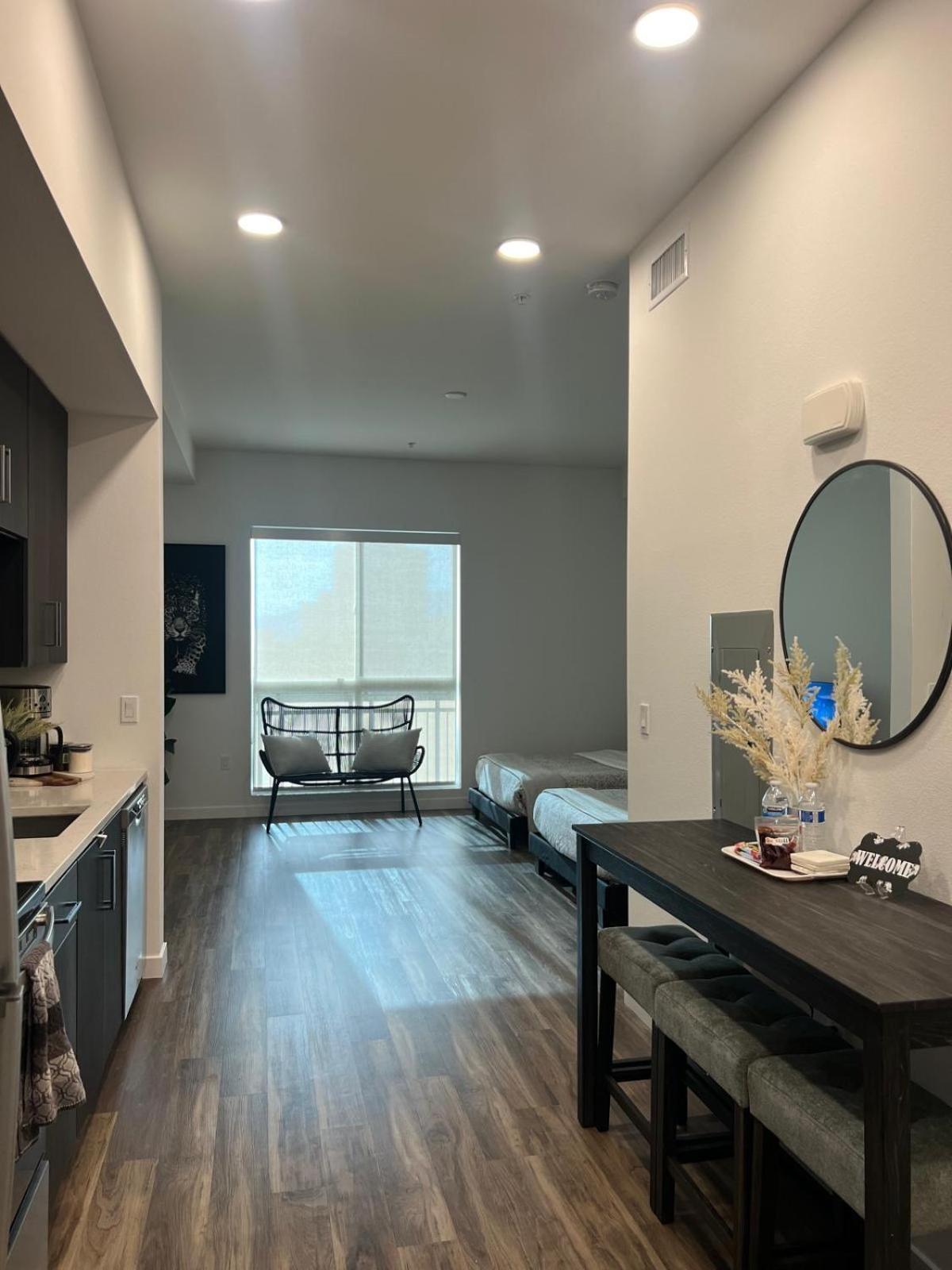 The Sunset Loft Free Parking
